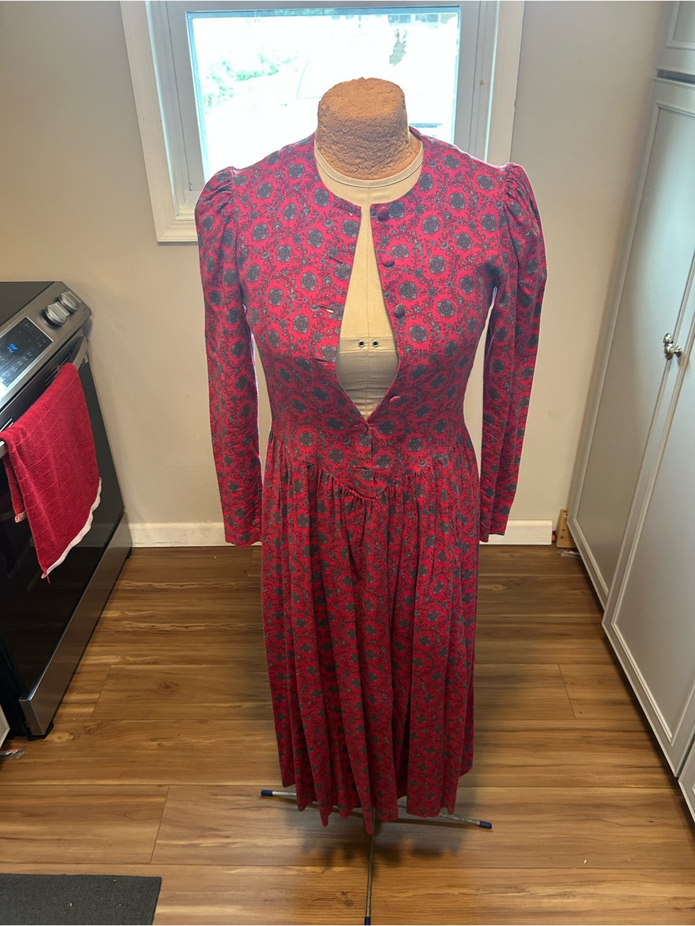 Laura Ashley Vintage Red Floral Long-Sleeve Dress Size 6